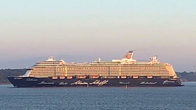MEIN SCHIFF 4