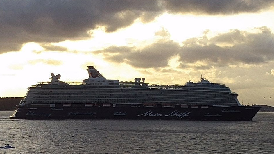 MEIN SCHIFF 4