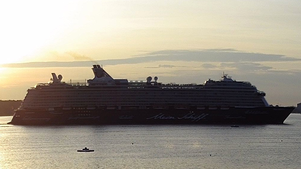MEIN SCHIFF 4