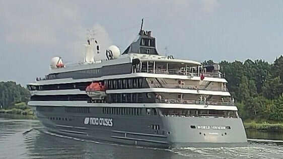 WORLD VOYAGER