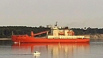 AKADEMIK TRYOSHNIKOV